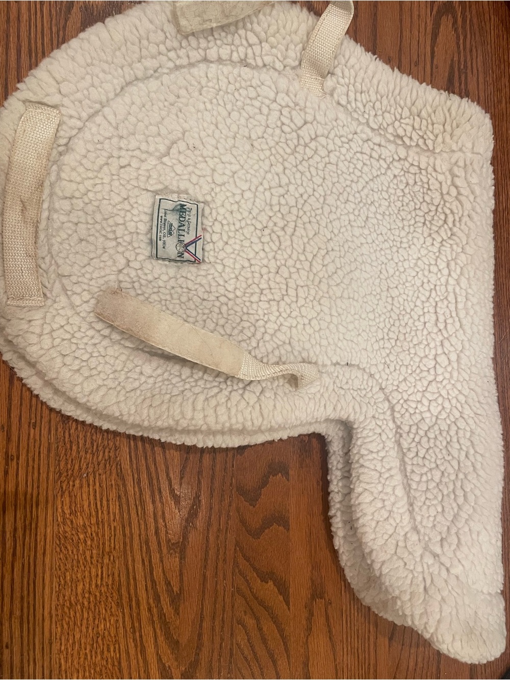White Show Hunter Pad